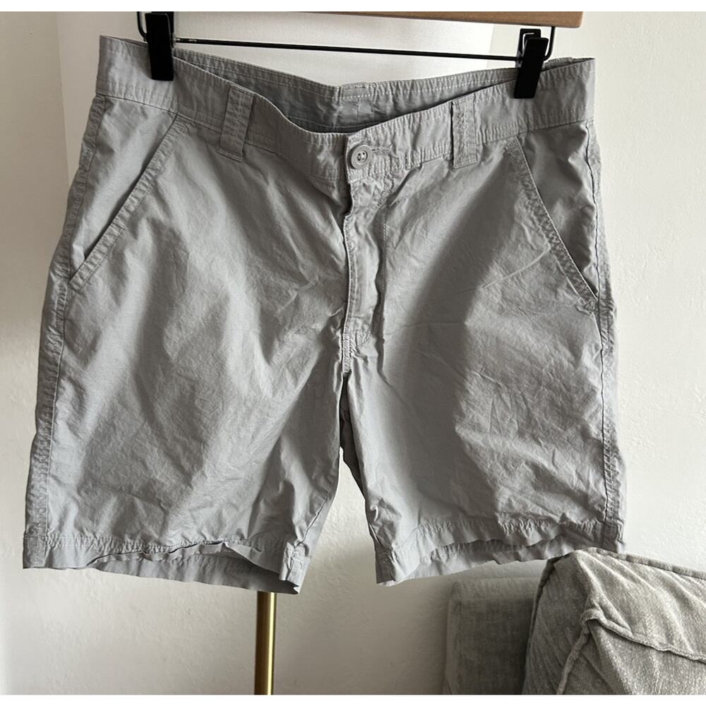 Columbia Men's Gray Chino Shorts Size 33 Cotton Polyester Button Slash Pockets